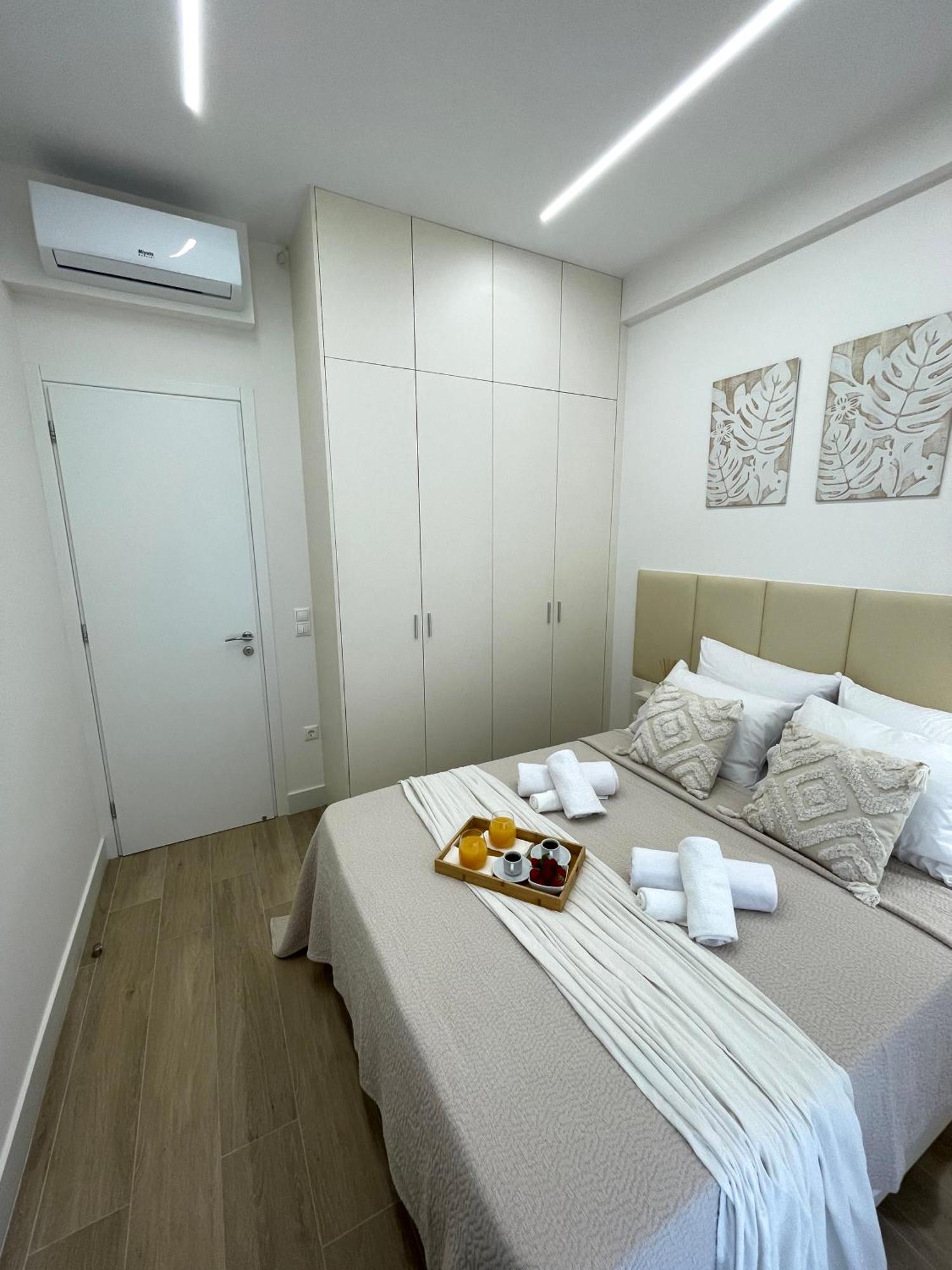 Aurora Apartment , In The Heart Of Афины Экстерьер фото